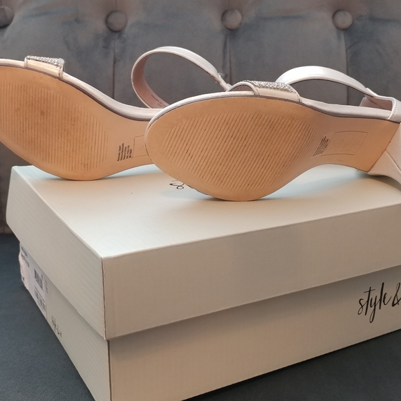 Style & Co Ivory Dress Heels Size 5 - Picture 3 of 3